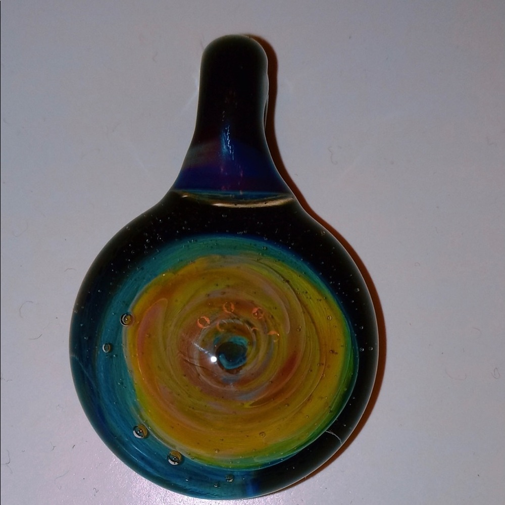 OOAK Hand blown glass pendant with spiral design - Picture 5 of 8